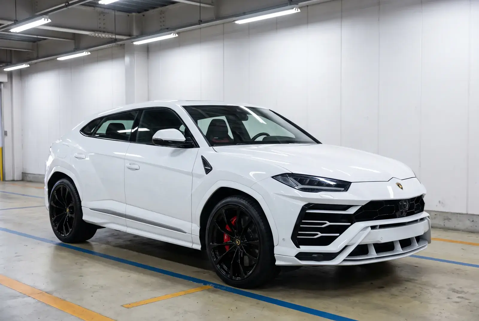 Lamborghini Urus, 2019, vydražený v Japonsku