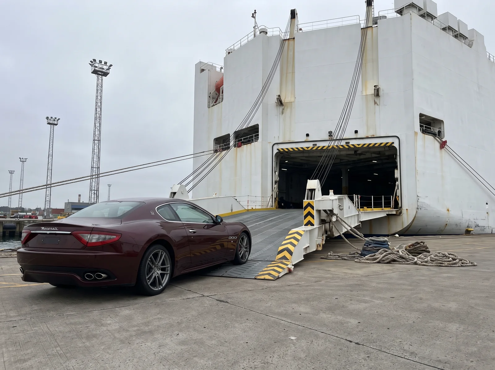 Maserati GranTurismo 4.7 Sport – nakládka, 3. fotka z 5