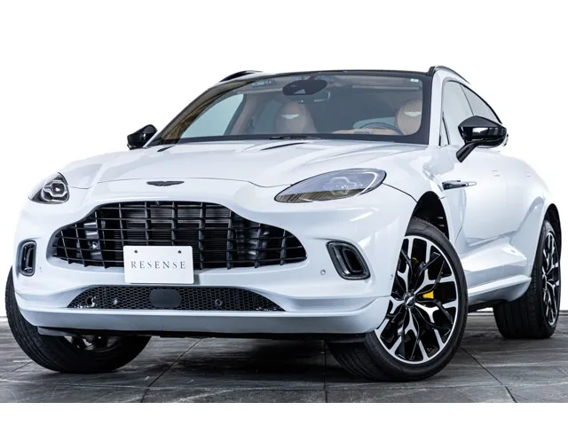 Aston Martin DBX 2022 – skladem v Japonsku