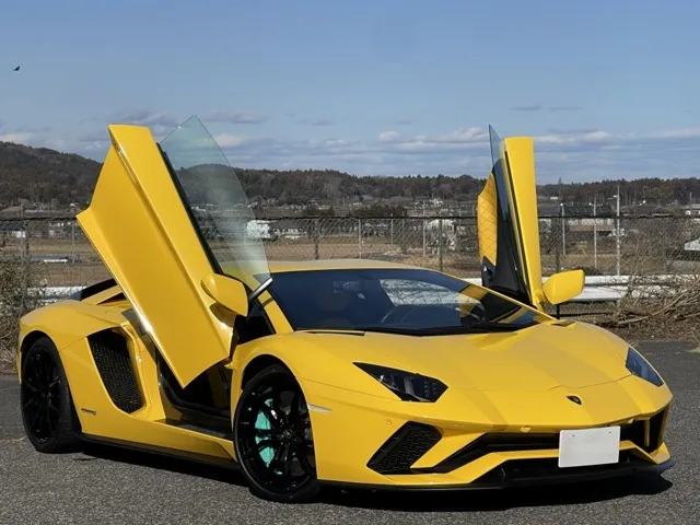 Lamborghini Aventador S 2018 – skladem v Japonsku