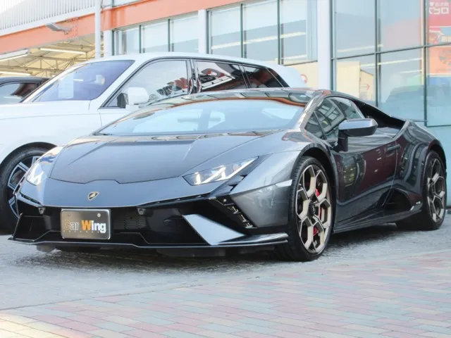 Lamborghini Huracán Tecnica 2023 – skladem v Japonsku